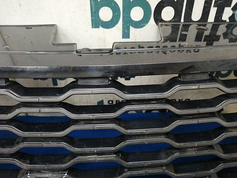 Фотография детали AA033727; Решетка радиатора (JK52-8200-BC) для Land Rover Range Rover IV рест. L405 (2017- н.в.)/БУ; Оригинал; Р2, Удовлетворительное; . Фото номер 4