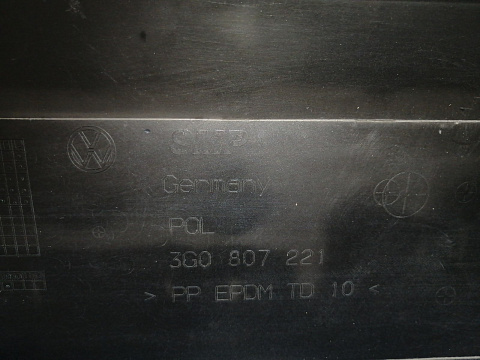 Фотография детали AA045038; Бампер передний; под паркт.; без омыват. (3G0807221) для Volkswagen Passat/БУ; Оригинал; Р1, Мелкий дефект; . Фото номер 30