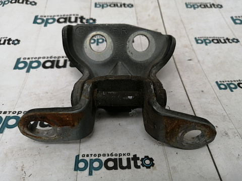 Фотография детали AA013868; Петля передней правой двери нижняя (80420-BU030) для Nissan/БУ; Оригинал; Р0, Хорошее; . Фото номер 2