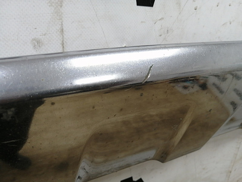Фотография детали AA027305; Накладка переднего бампера нижняя хром (1GU47TRMAA) для Jeep Grand Cherokee IV (2010-2013)/БУ; Оригинал; Р2, Удовлетворительное; . Фото номер 3
