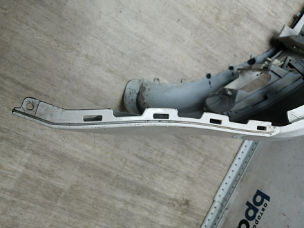 AA045692; Бампер передний; без паркт.; под омыват. (1T0 807 221 M) для Volkswagen Touran II (2010-2015)/БУ; Оригинал; Р1, Мелкий дефект; 