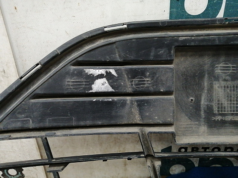 Фотография детали AA032264; Решетка переднего бампера (BS71-17B968-A) для Ford Mondeo/БУ; Оригинал; Р1, Мелкий дефект; . Фото номер 18