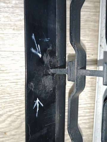 Фотография детали AA045109; Решетка переднего бампера верхняя, М-пакет; под камер. (51118060891) для BMW Х6 II (F16) (2014-2019)/БУ; Оригинал; Р1, Мелкий дефект; . Фото номер 17