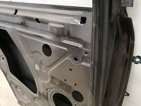 Фотография детали AA000092; Дверь задняя левая (4L0833311) для Audi Q7/БУ; Оригинал; Р0, Хорошее; (LZ7L) Тёмносерый. Фото номер 21