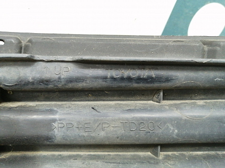 AA011806; Решетка переднего бампера (53112-33120) для Toyota Camry 50 (2012 — 2014)/БУ; Оригинал; Р1, Мелкий дефект; 