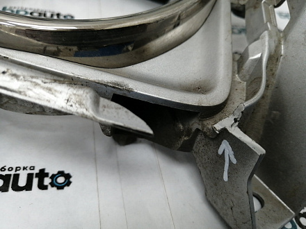 AA015439; Накладка ПТФ левая (52040-60080) для Toyota Land Cruiser 200 рест. (2012 — 2015)/БУ; Оригинал; Р1, Мелкий дефект; 
