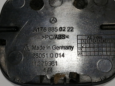 AA044616; Заглушка букс. крюка заднего бампера (A1768850222) для Mercedes-Benz A-klasse III (W176) (2012-2015)/БУ; Оригинал; Р2, Удовлетворительное; 