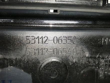 AA045454; Решетка переднего бампера (53112-06820) для Toyota Camry 55 рест.2 (2017 — 2018)/БУ; Оригинал; Р1, Мелкий дефект; 