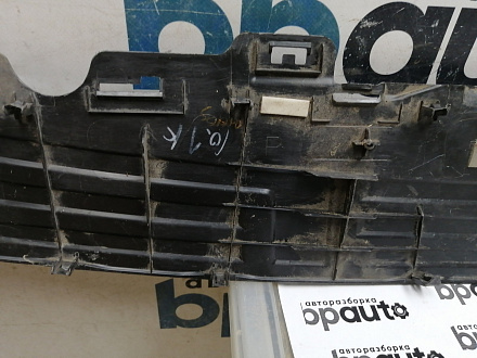 AA045212; Накладка заднего бампера, широкая (52162-60090 /50) для Toyota Land Cruiser Prado/БУ; Оригинал; Р2, Удовлетворительное;