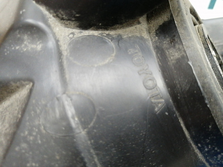 AA021054; Фара галоген правая (81130-42450) для Toyota Rav4 30 рест. V 2.4 (2009 - 2010)/БУ; Оригинал; Р1, Мелкий дефект; 