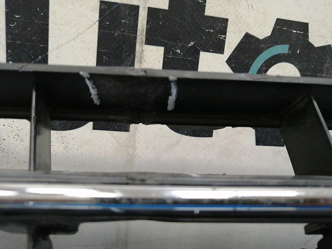 Фотография детали AA038724; Решетка переднего бампера (7P6853677A) для Volkswagen Touareg II (2010-2014)/БУ; Оригинал; Р2, Удовлетворительное; . Фото номер 12