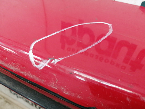 Фотография детали AA031523; Крышка багажника (5K6827025J) для Volkswagen Golf/БУ; Оригинал; Р1, Мелкий дефект; . Фото номер 3