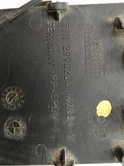 AA029659; Заглушка буксир. крюка переднего бампера (51112990204) для BMW Х1 I (E84) (2009-2012)/БУ; Оригинал; Р1, Мелкий дефект; 