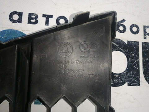 Фотография детали AA045114; Решетка переднего бампера (5l0853677) для Skoda Yeti I рест. (2013-2018)/БУ; Оригинал; Р1, Мелкий дефект; . Фото номер 23