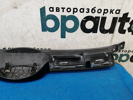 AA030556; Решетка радиатора (BM51-8200-C) для Ford Focus/БУ; Оригинал; Р1, Мелкий дефект; 