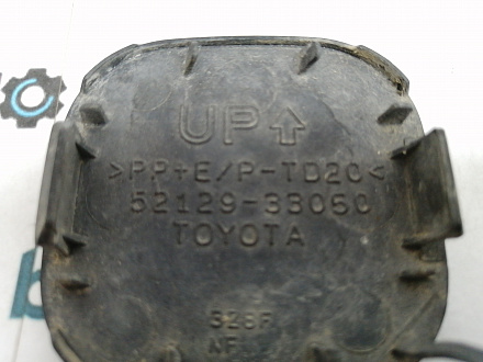 AA012253; Заглушка букс. крюка переднего бампера (52129-33050) для Toyota Camry 50 (2012 — 2014)/БУ; Оригинал; Р1, Мелкий дефект; 