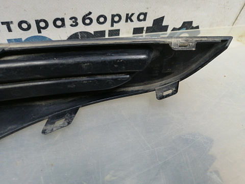 Фотография детали AA045579; Накладка переднего бампера левая (L8A2-17D750-AA) для Land Rover Range Rover Velar L560 (2017 - 2023)/БУ; Оригинал; Р1, Мелкий дефект; . Фото номер 5