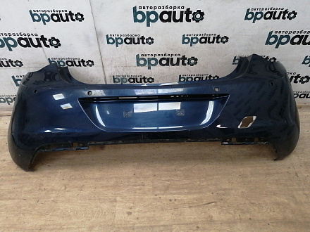 AA042165; Бампер задний; под паркт. (13266587) для Opel Astra J HB 5D (2010 - 2012)/БУ; Оригинал; Р1, Мелкий дефект; 