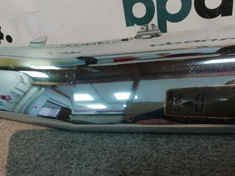 Фотография детали AA024297; Накладка переднего бампера центральная, хром, AMG (A2058851574) для Mercedes-Benz C-klasse IV (W205) (2014-2018)/БУ; Оригинал; Р1, Мелкий дефект; . Фото номер 3