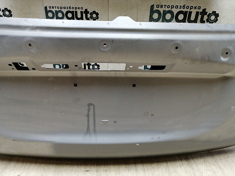 Фотография детали AA044376; Крышка багажника; под камер. (5801B818) для Mitsubishi Outlander/Нов с деф; Оригинал; Р1, Мелкий дефект; . Фото номер 6