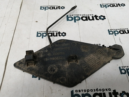 AA028574; Заглушка буксир. рыма заднего бампера (51127223094) для BMW 6 серия F13 F12/БУ; Оригинал; Р1, Мелкий дефект; 