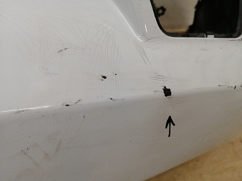 Фотография детали AA042870; Бампер задний; без паркт. (8200916804) для Renault Logan I рест. (2009-2015)/БУ; Оригинал; Р1, Мелкий дефект; . Фото номер 5