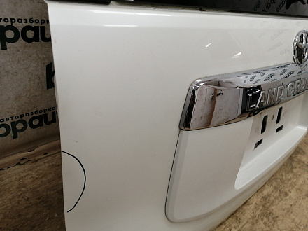 AA037110; Крышка багажника (67005-60L30) для Toyota Land Cruiser Prado/БУ; Оригинал; Р1, Мелкий дефект; (070) Белый перламутр 3х. сл.