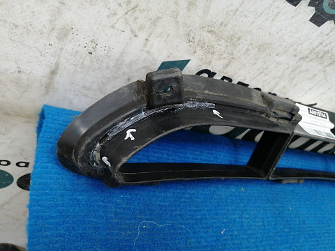 Фотография детали AA019744; Решетка переднего бампера (86522-2P500) для Kia Sorento II рест. (2012- 2020)/БУ; Оригинал; Р2, Удовлетворительное; . Фото номер 6