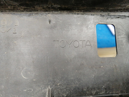 AA033278; Решетка переднего бампера (53112-33160) для Toyota Camry 55 рест. (2014 — 2017)/БУ; Оригинал; Р2, Удовлетворительное; 