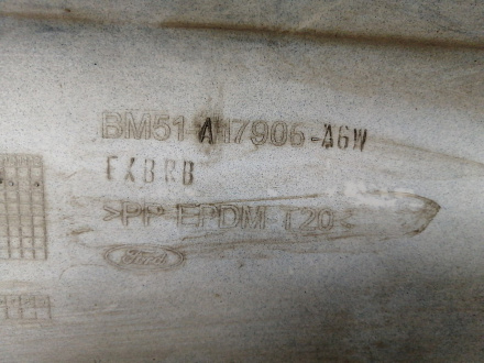 AA030890; Бампер задний; без паркт. (BM51-A17906-AGW) для Ford Focus III Hatchback (2011- 2015)/БУ; Оригинал; Р1, Мелкий дефект; 