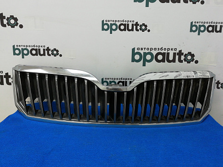 Решетка радиатора Шкода Superb II Liftback рест. 2013-2015, б/у, фото 1