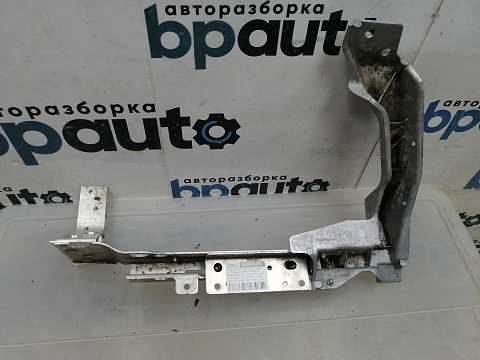 Фотография детали AA045494; Кронштейн крепления фары правый (J8A200296АC) для Land Rover Range Rover Velar L560 (2017 - 2023)/БУ; Оригинал; Р0, Хорошее; . Фото номер 6