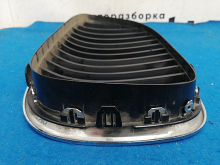 AA034172; Решетка радиатора правая, 13 перемычек (51137211658) для BMW 7 серия F01 F02/БУ; Оригинал; Р1, Мелкий дефект; 