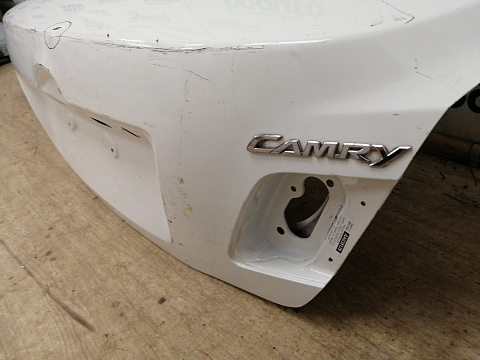 Фотография детали AA038129; Крышка багажника (64401-33400) для Toyota Camry/БУ; Оригинал; Р1, Мелкий дефект; . Фото номер 13
