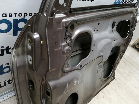 Фотография детали AA044938; Дверь передняя правая (6800165844) для Suzuki Grand Vitara/БУ; Оригинал; Р2, Удовлетворительное; . Фото номер 27