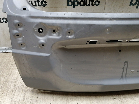 Фотография детали AA044376; Крышка багажника; под камер. (5801B818) для Mitsubishi Outlander/Нов с деф; Оригинал; Р1, Мелкий дефект; . Фото номер 5