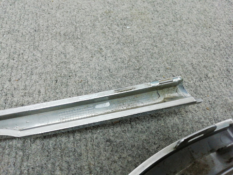 Фотография детали AA004760; Молдинг заднего бампера правый (51127369920) для BMW 7 серия G11 G12/БУ; Оригинал; Р1, Мелкий дефект; . Фото номер 6