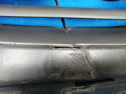 Фотография детали AA025945; Решетка радиатора (13179940) для Opel Corsa/БУ; Оригинал; Р2, Удовлетворительное; . Фото номер 5