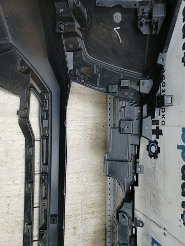 Фотография детали AA044842; Бампер передний; под паркт.; под омыват. (6400J511ZZ) для Mitsubishi Pajero Sport III рест. (2019-н.в.)/БУ; Оригинал; Р1, Мелкий дефект; . Фото номер 22