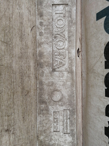 Фотография детали AA031851; Абсорбер переднего бампера (52611-60020) для Toyota Land Cruiser/БУ; Оригинал; Р1, Мелкий дефект; . Фото номер 4