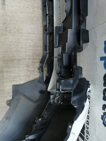 Фотография детали AA045834; Бампер передний; без паркт.; без омыват. (6400J511ZZ) для Mitsubishi Pajero Sport III рест. (2019-н.в.)/БУ; Оригинал; Р2, Удовлетворительное; . Фото номер 16