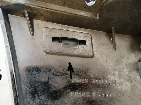 Фотография детали AA032737; Решетка радиатора (25778728) для Cadillac Escalade III (2006-2013)/БУ; Оригинал; Р2, Удовлетворительное; . Фото номер 21