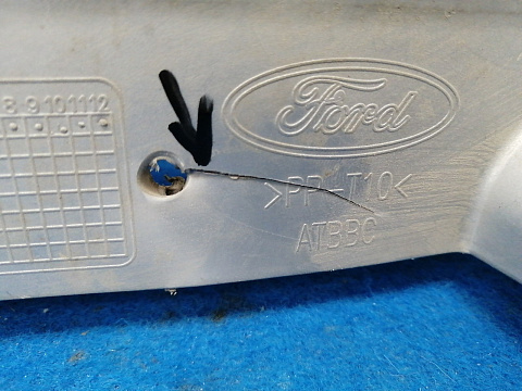Фотография детали AA032268; Решетка радиатора (CC11-8200-AAW) для Ford Transit (2006-2014)/БУ; Оригинал; Р1, Мелкий дефект; . Фото номер 5
