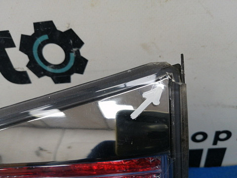 Фотография детали AA022038; Фонарь в крышку багажника правый (81581-48110) для Lexus RX III (2009 — 2012)/БУ; Оригинал; Р1, Мелкий дефект; . Фото номер 2