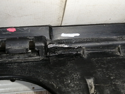 AA045107; Решетка переднего бампера (86561-4L500) для Hyundai Solaris/БУ; Оригинал; Р1, Мелкий дефект; 