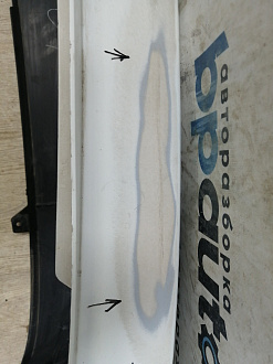 AA046063; Бампер задний; без паркт. (BM51-A17906-AGW) для Ford Focus III Hatchback (2011- 2015)/БУ; Оригинал; Р1, Мелкий дефект; 