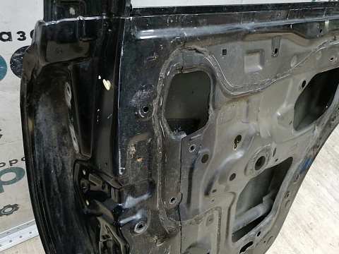 Фотография детали AA044377; Дверь задняя правая (67003-60430) для Toyota Land Cruiser 200 рест. (2012 — 2015)/БУ; Оригинал; Р2, Удовлетворительное; . Фото номер 14