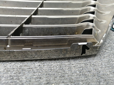 AA011782; Решетка радиатора (53101-33370) для Toyota Camry 50 (2012 — 2014)/БУ; Оригинал; Р2, Удовлетворительное; 