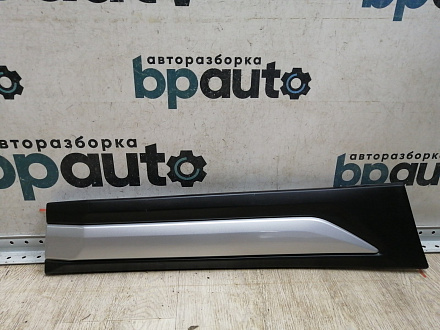 AA045189; Накладка задней правой двери (5757A410) для Mitsubishi Outlander/Нов с деф; Оригинал; Р1, Мелкий дефект; 