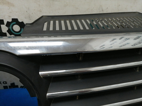 Фотография детали AA028296; Решетка радиатора; под паркт. (3C0853651F) для Volkswagen Passat/БУ; Оригинал; Р2, Удовлетворительное; . Фото номер 4